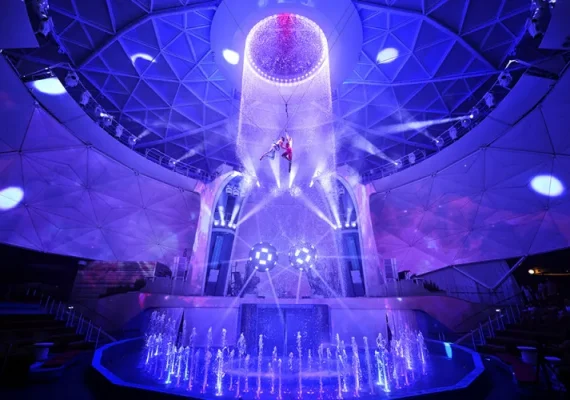 Лайнер «Legend of the Seas»